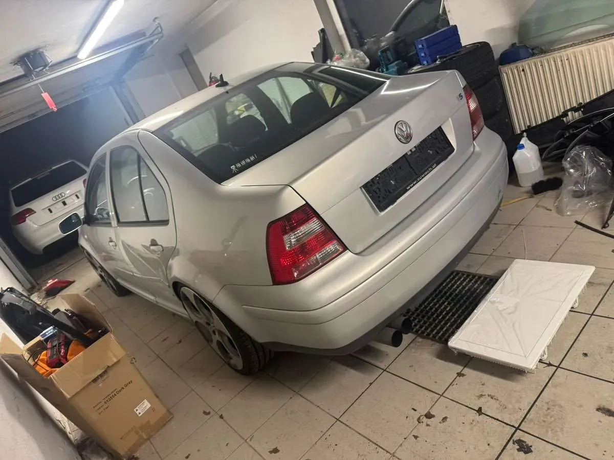 Volkswagen Bora 1999 photo 3