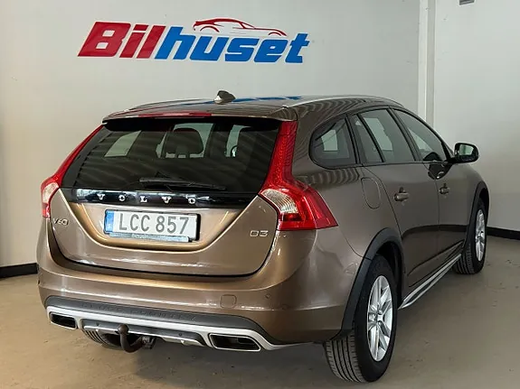 Volvo V60 Cross Country 2016 photo 3