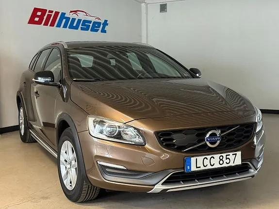 Volvo V60 Cross Country 2016 photo 2