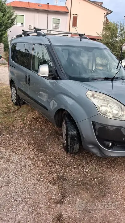 Fiat Doblo 2012 photo 2