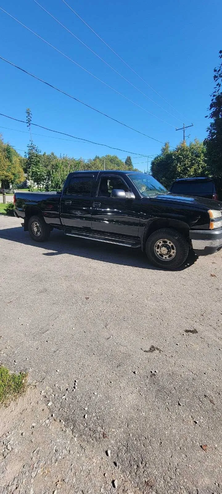 Chevrolet C/K Pickup 2500 2004 photo 2