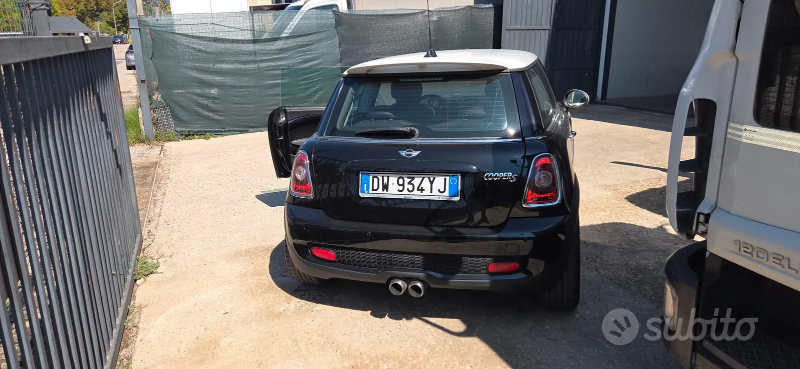 Mini Cooper S 2009 photo 2