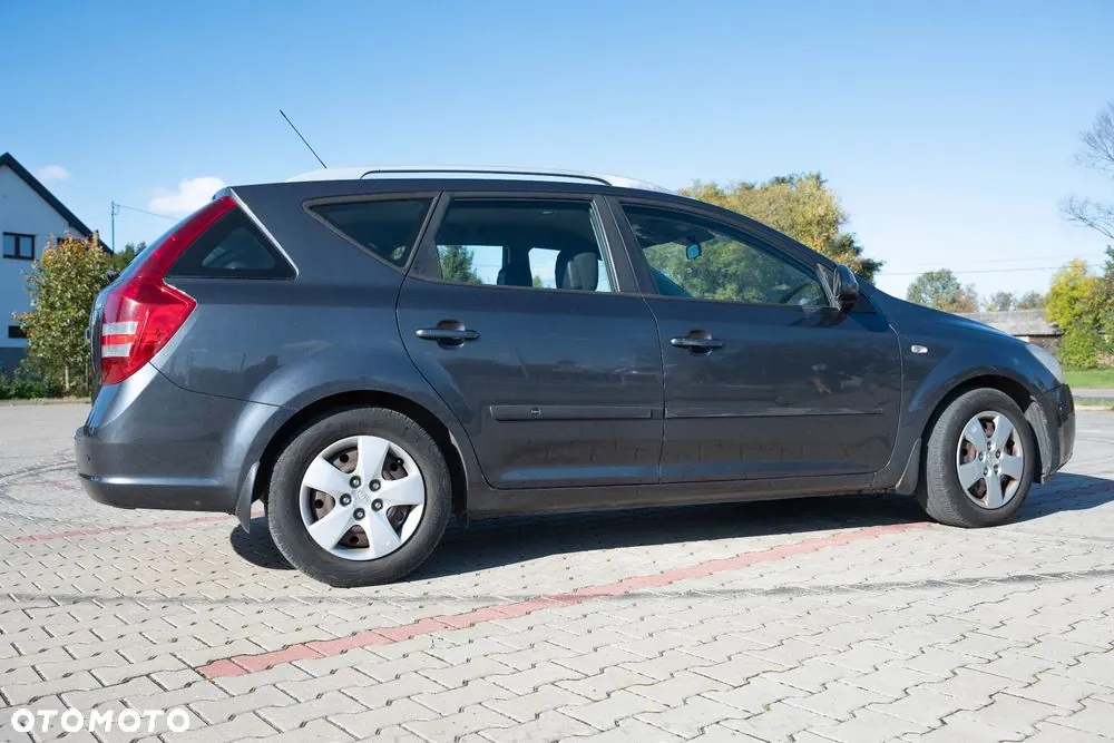 Kia Ceed 2009 photo 2
