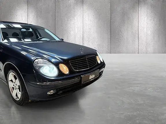 Mercedes-Benz E 220 2005 photo 2