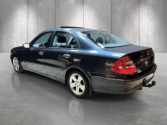 Mercedes-Benz E 220 2005 photo 5