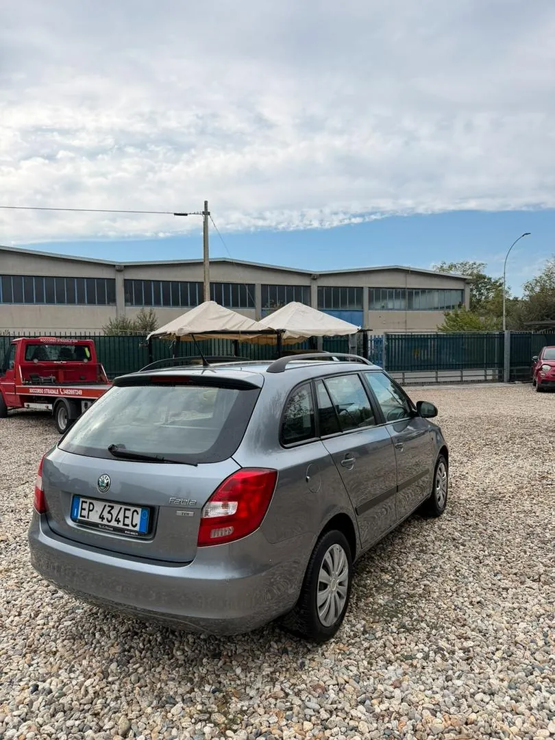 Skoda Fabia 2013 photo 2