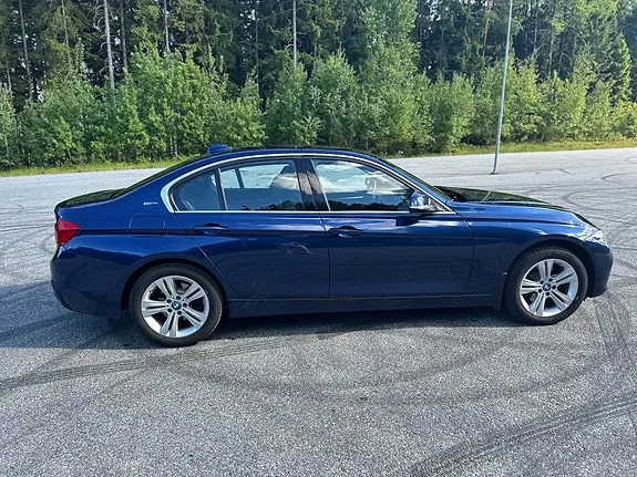 BMW 330E 2017 photo 4