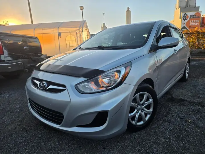 Hyundai Accent 2012 photo 2