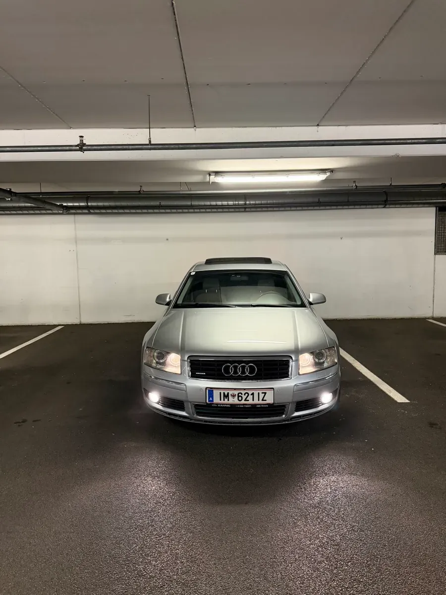 Audi A8 2003 photo 2