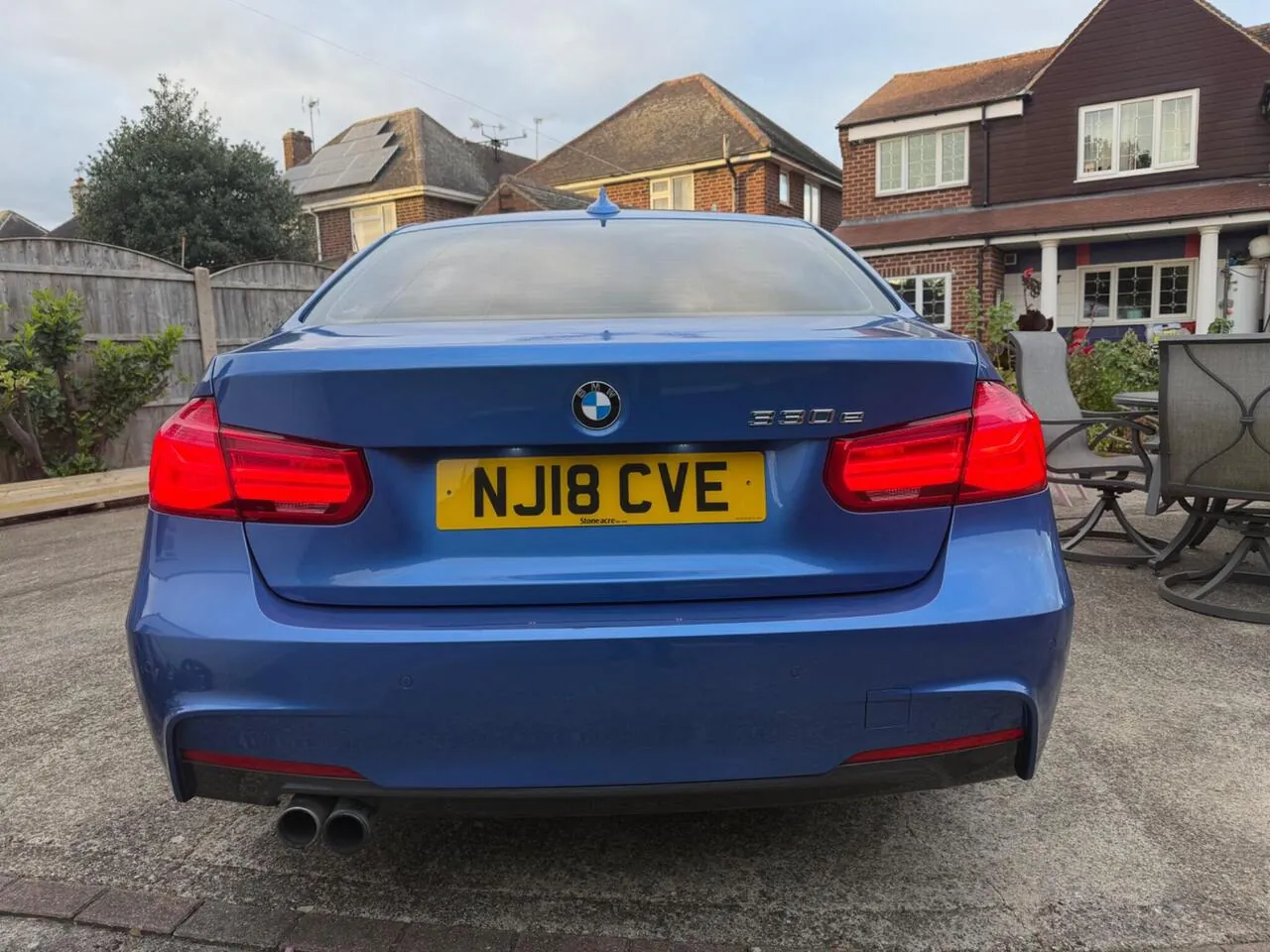 BMW 3 Series 2018 photo 2