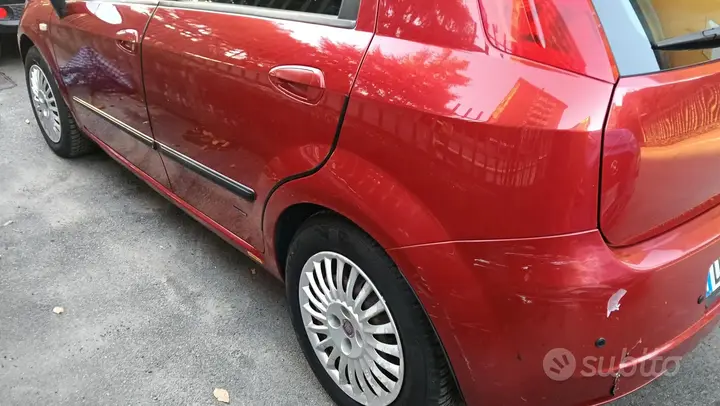 Fiat Grande Punto 2007 photo 2