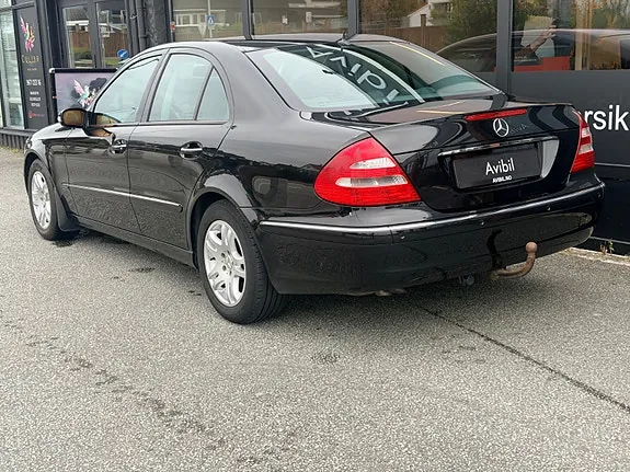 Mercedes-Benz E200 D 2006 photo 3