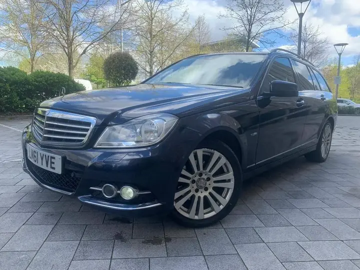Mercedes-Benz C-Class 2011 photo 2