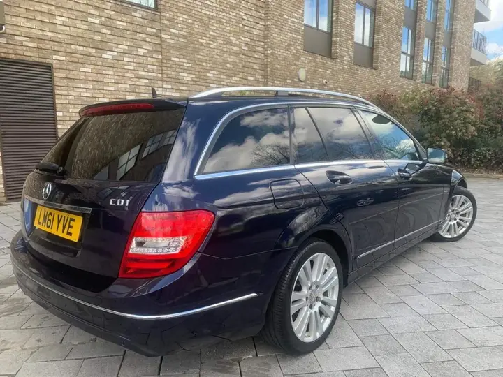 Mercedes-Benz C-Class 2011 photo 5