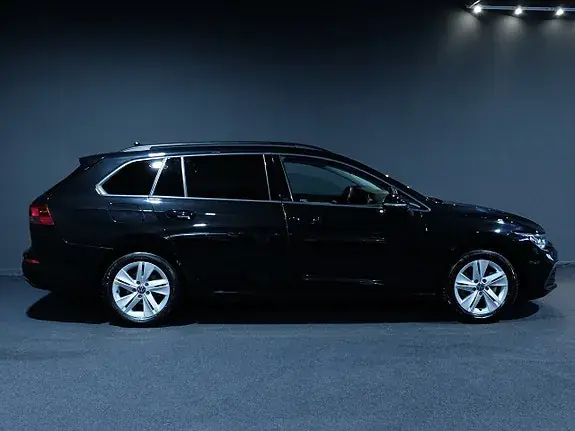 Volkswagen Golf 2024 photo 2
