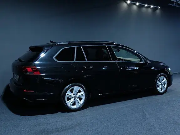 Volkswagen Golf 2024 photo 3