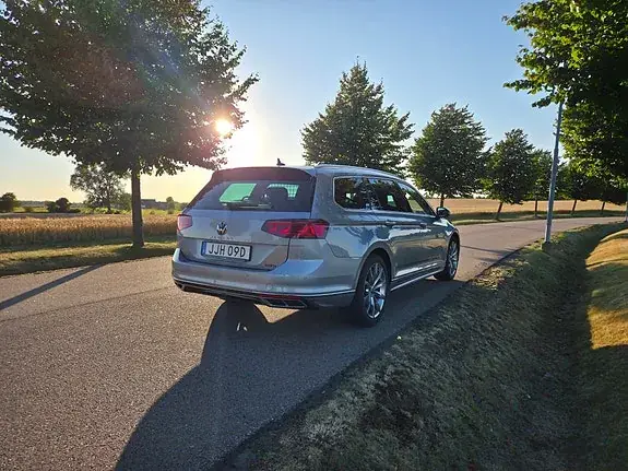 Volkswagen Passat 2022 photo 3