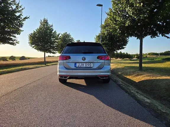 Volkswagen Passat 2022 photo 4
