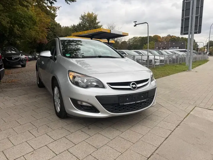 Opel Astra J