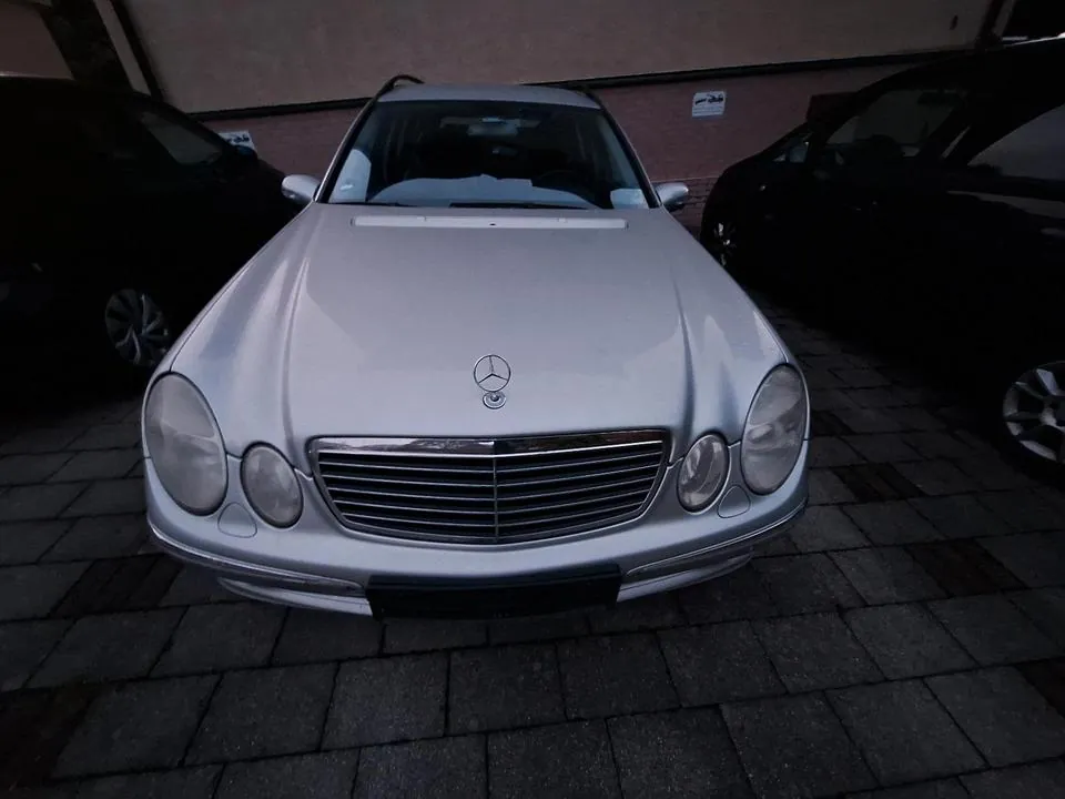 Mercedes-Benz E 220