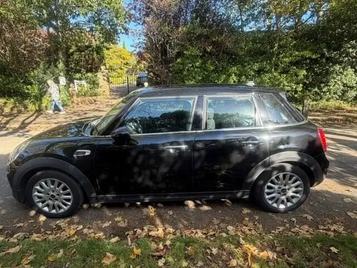 Mini Cooper D 2015 photo 5