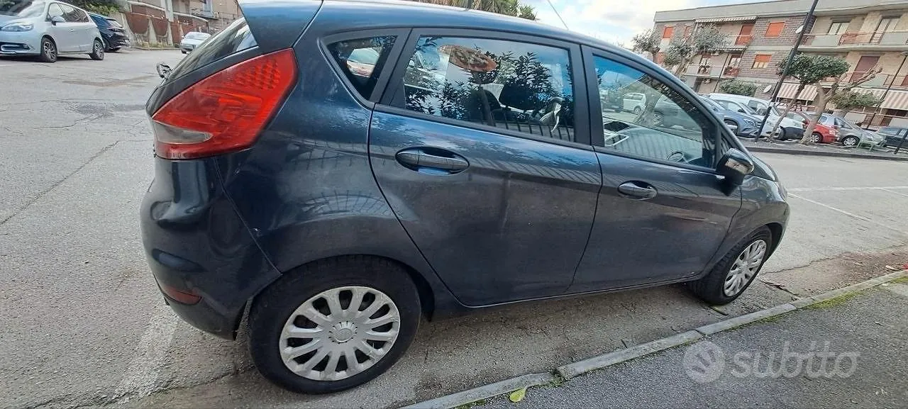 Ford Fiesta 2010 photo 4