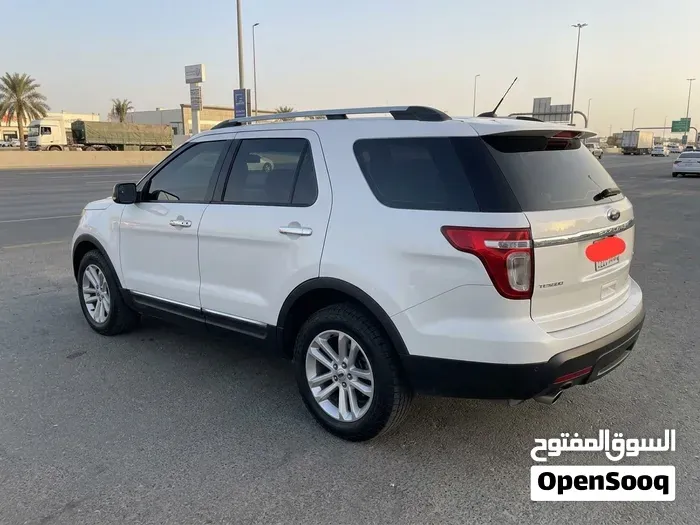 Ford Explorer 2013 photo 2
