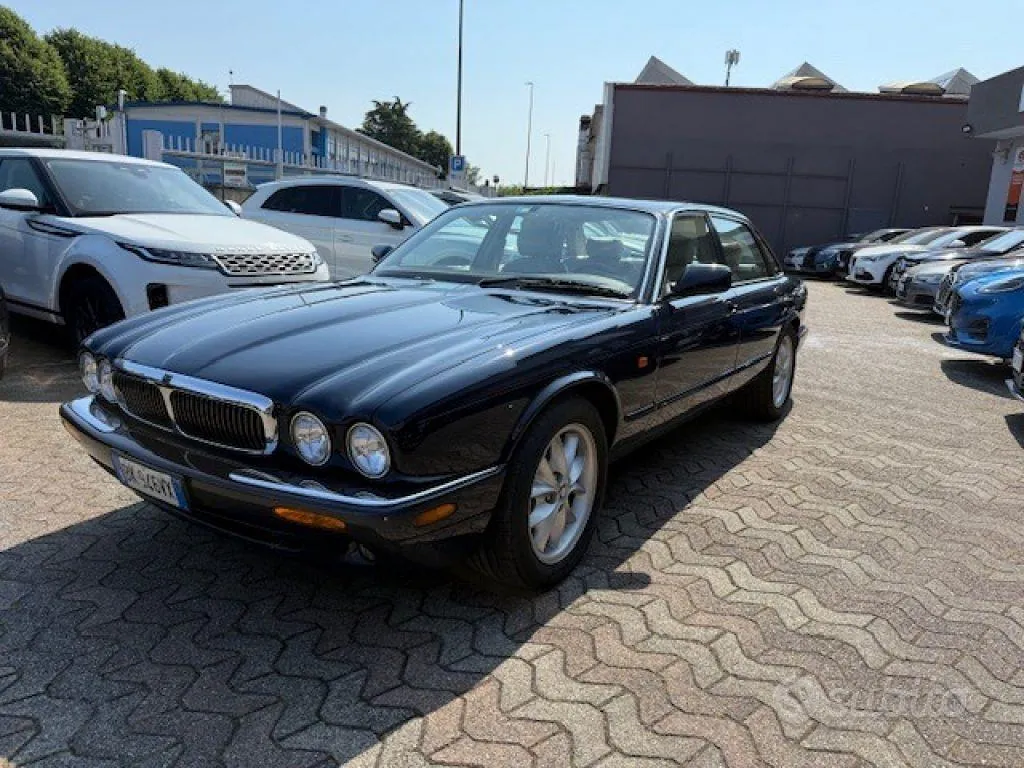 Jaguar Xj