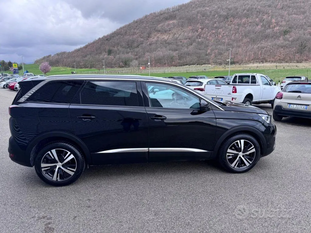 Peugeot 5008 2019 photo 4