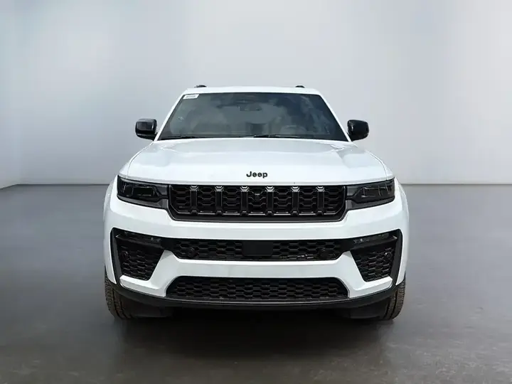Jeep Grand Cherokee 2026 photo 2