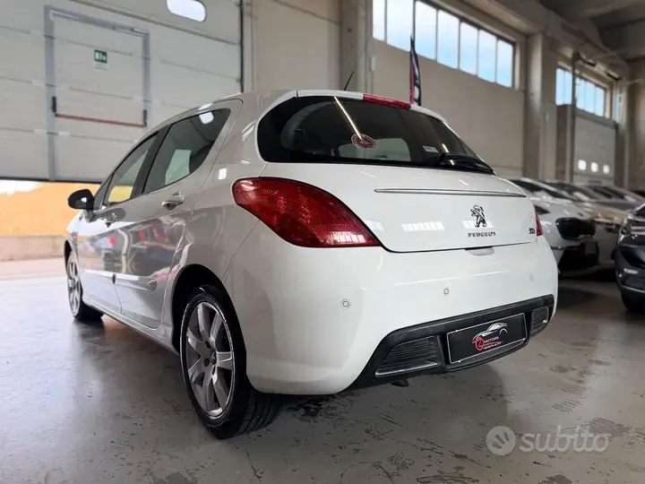Peugeot 308 2013 photo 3