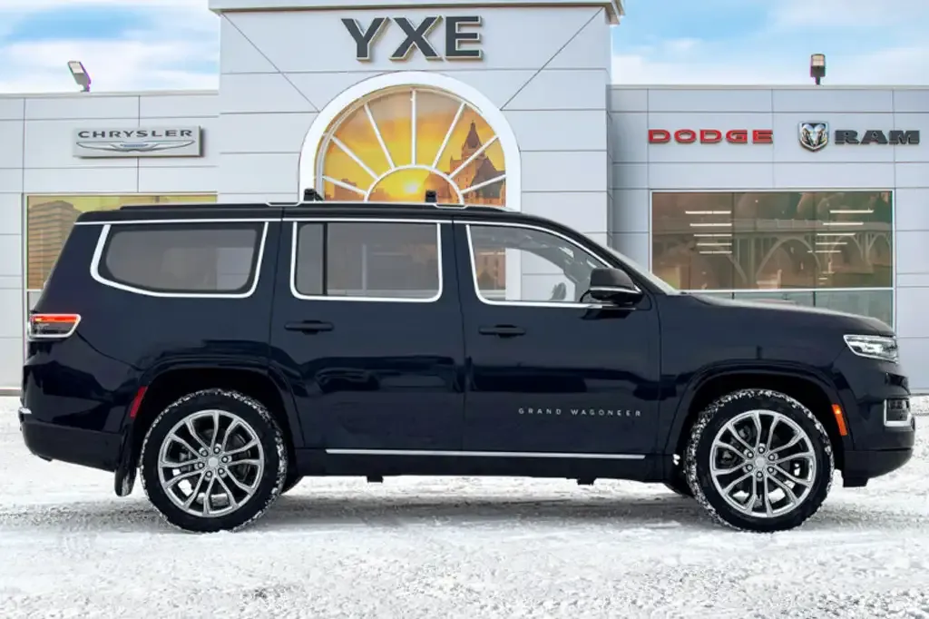 Jeep Grand Wagoneer 2023 photo 4