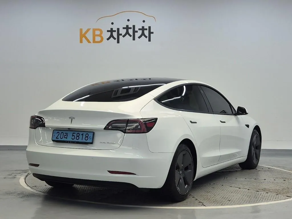 Tesla Model 3 2021 photo 3