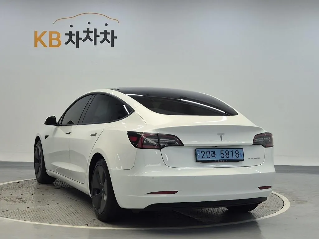 Tesla Model 3 2021 photo 2