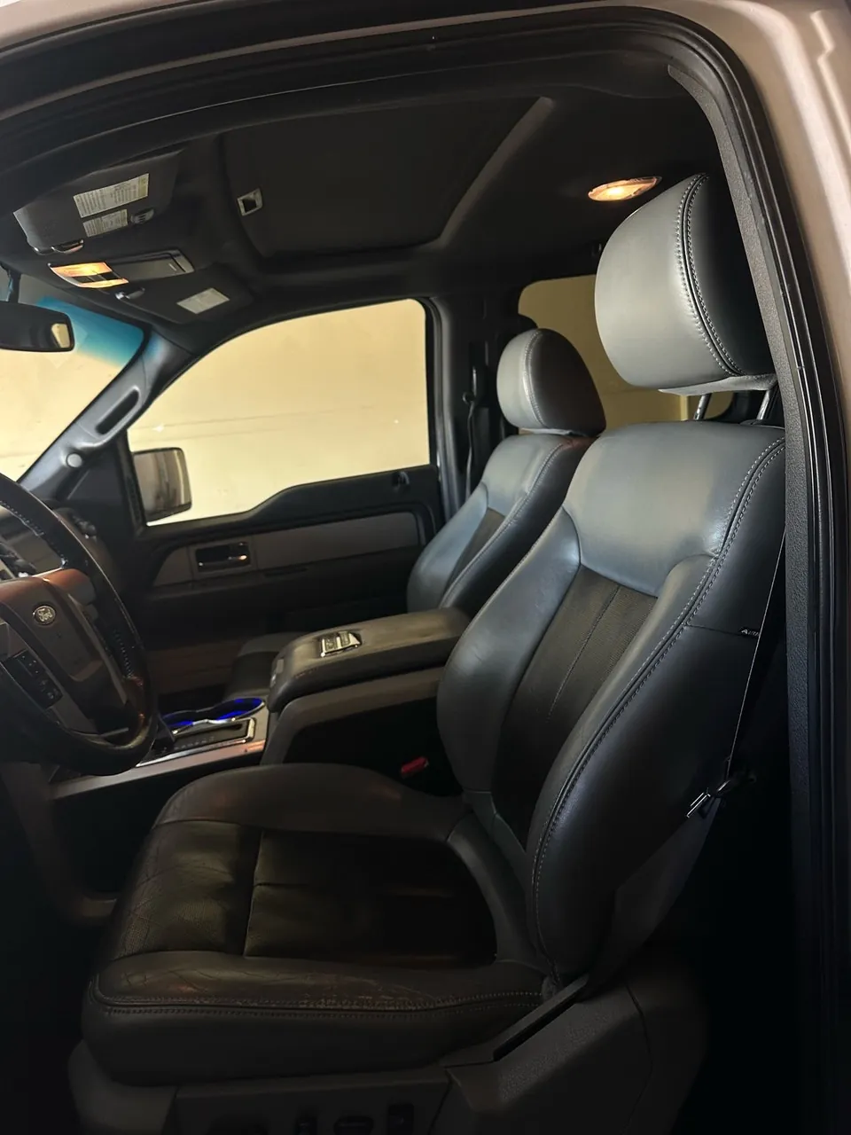 Ford F-150 2011 photo 2