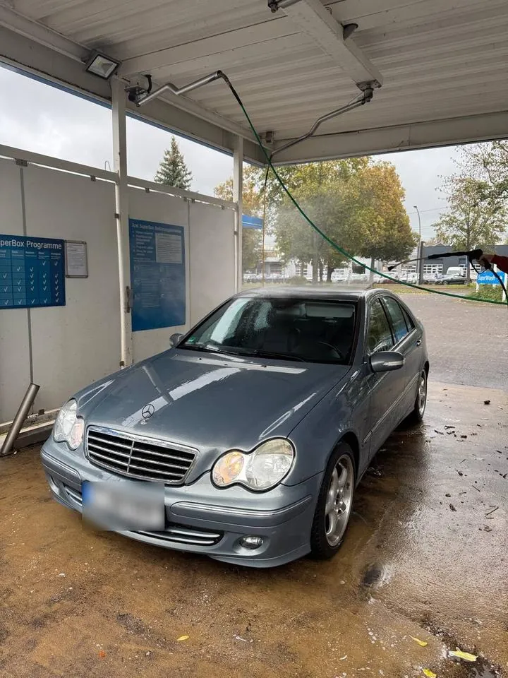 Mercedes-Benz C220