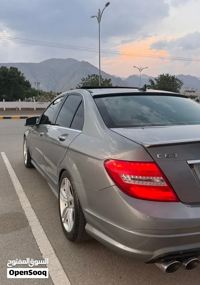 Mercedes-Benz C300 2011 photo 2