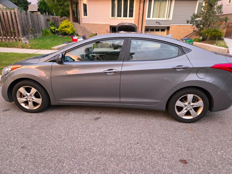 Hyundai Elantra 2013 photo 2
