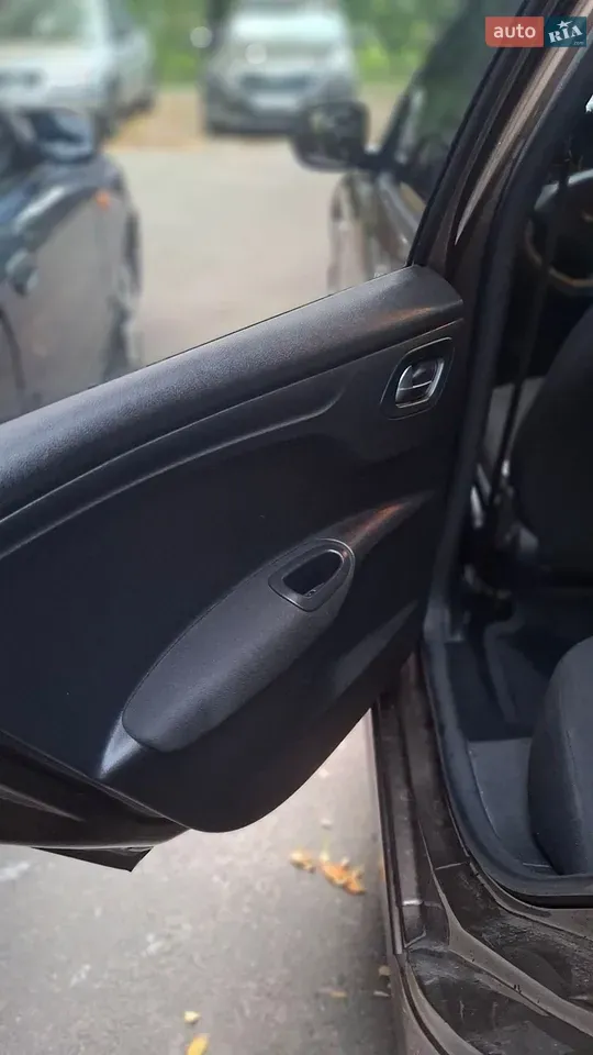 Peugeot 301 2016 photo 3