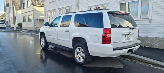 Chevrolet Suburban 2007 photo 4