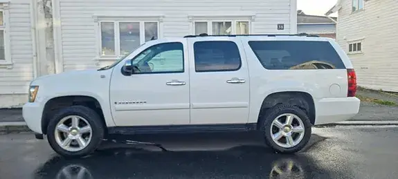 Chevrolet Suburban 2007 photo 3