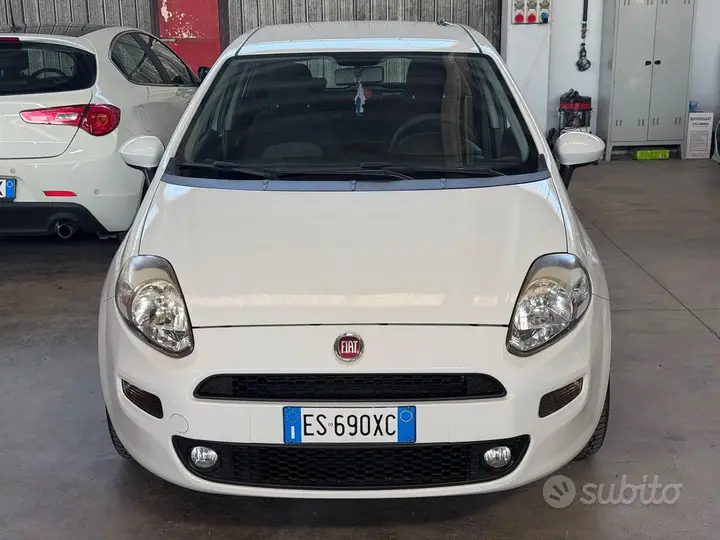 Fiat Punto 2013 photo 2