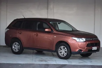 Mitsubishi Outlander 2013 photo 2
