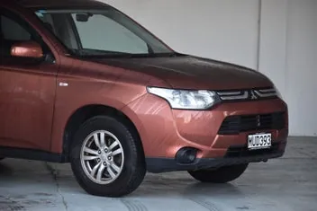 Mitsubishi Outlander 2013 photo 3