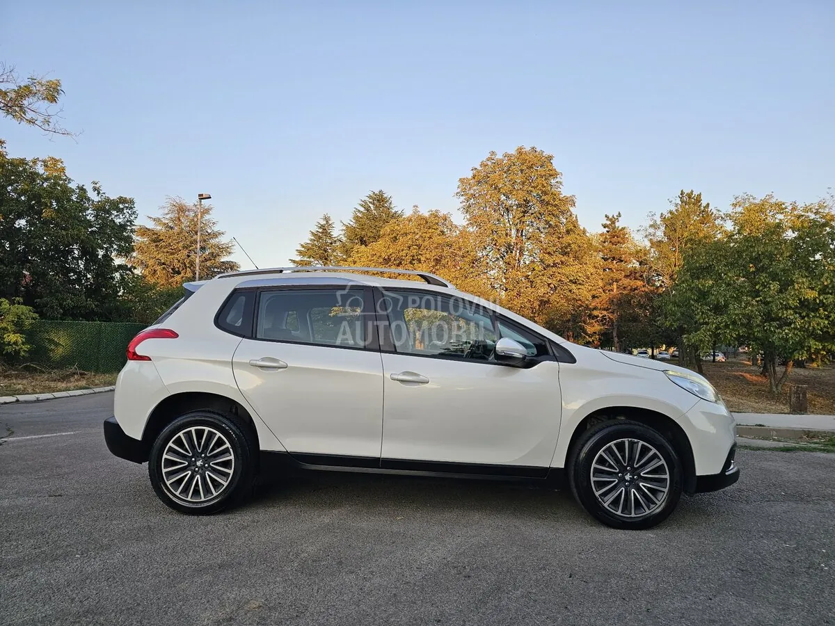 Peugeot 2008 2013 photo 2