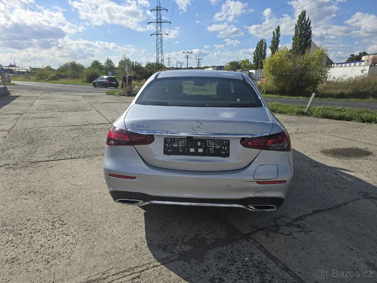 Mercedes-Benz E300 2021 photo 5