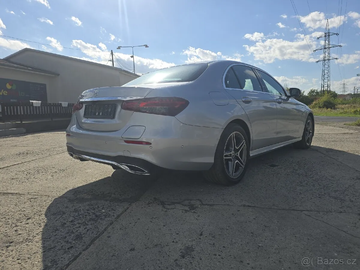 Mercedes-Benz E300 2021 photo 4