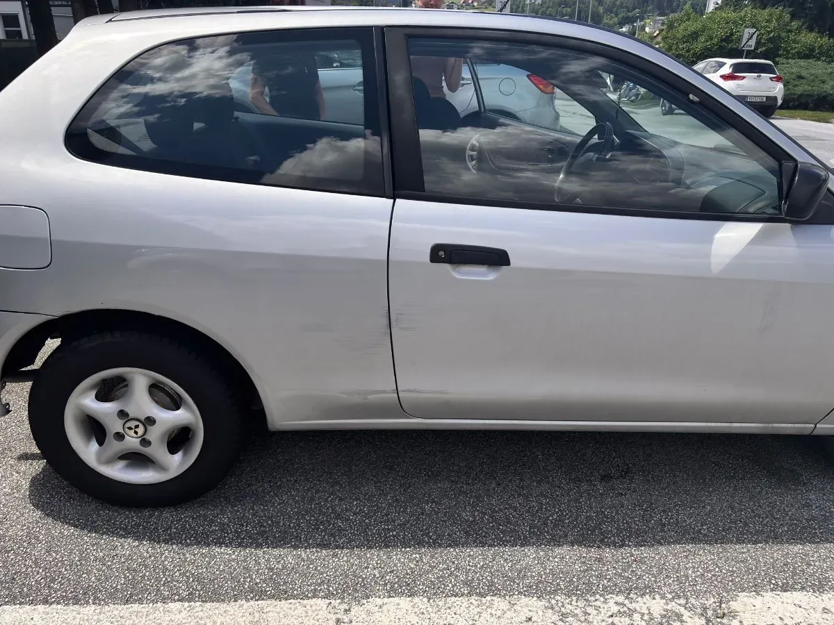 Mitsubishi Colt 1996 photo 3
