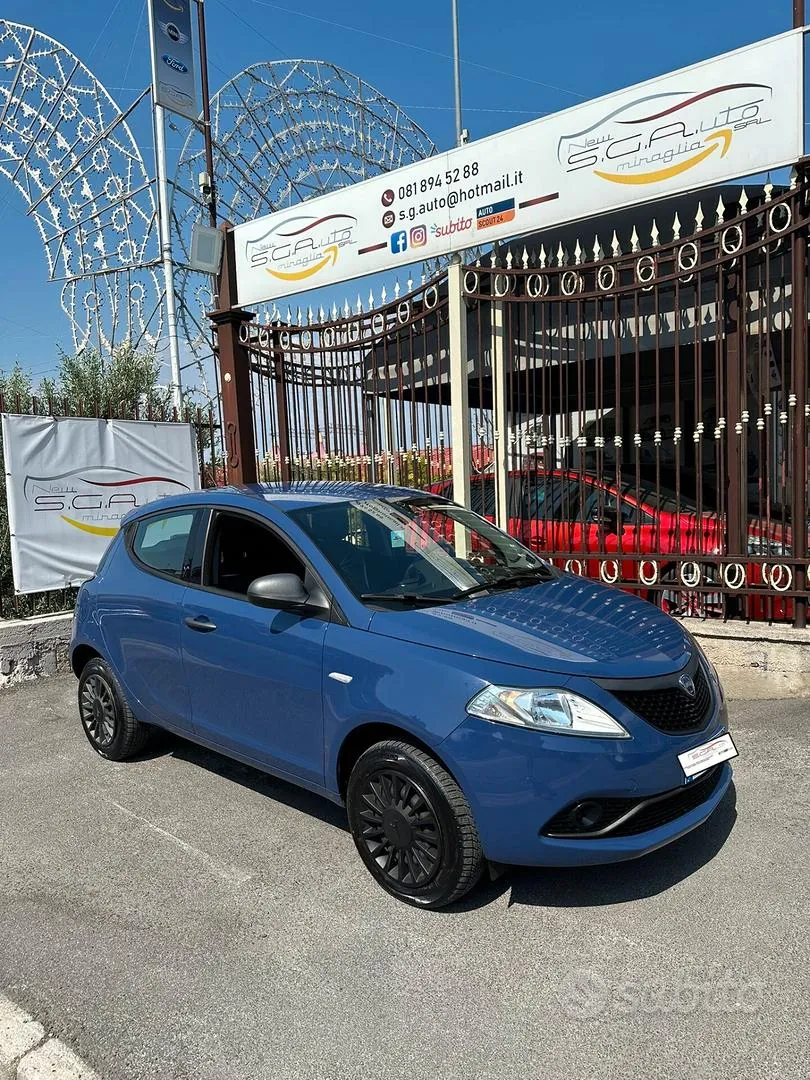 Lancia Ypsilon