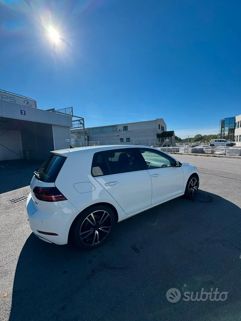 Volkswagen Golf 2019 photo 2